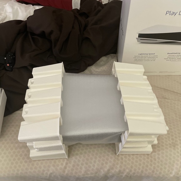 PS5 new in the box - Picture 6 of 6